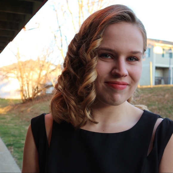 Meet your Posher, Kaitlyn - Picture 2 of 5